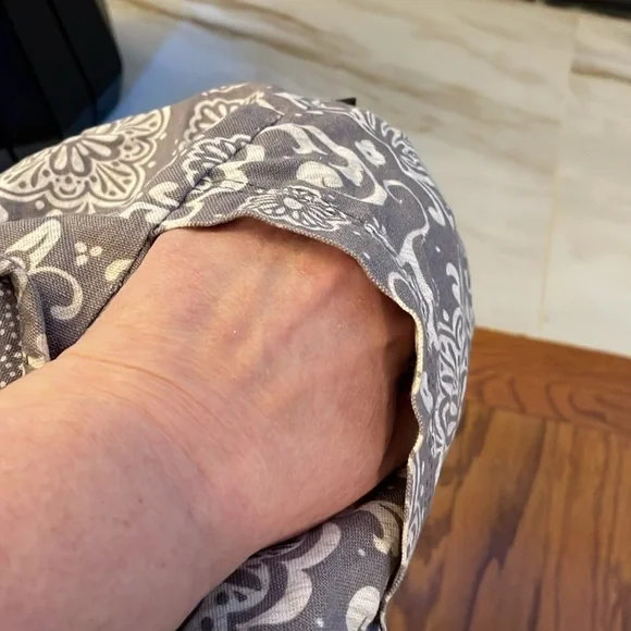 THIRTY-ONE SACK PURSE GRAY AND WHITE FLORAL - Picture 7 of 7